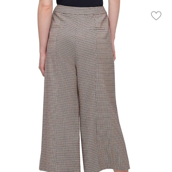 Brand new DKNY wide legged cropped pants - Picture 2 of 6